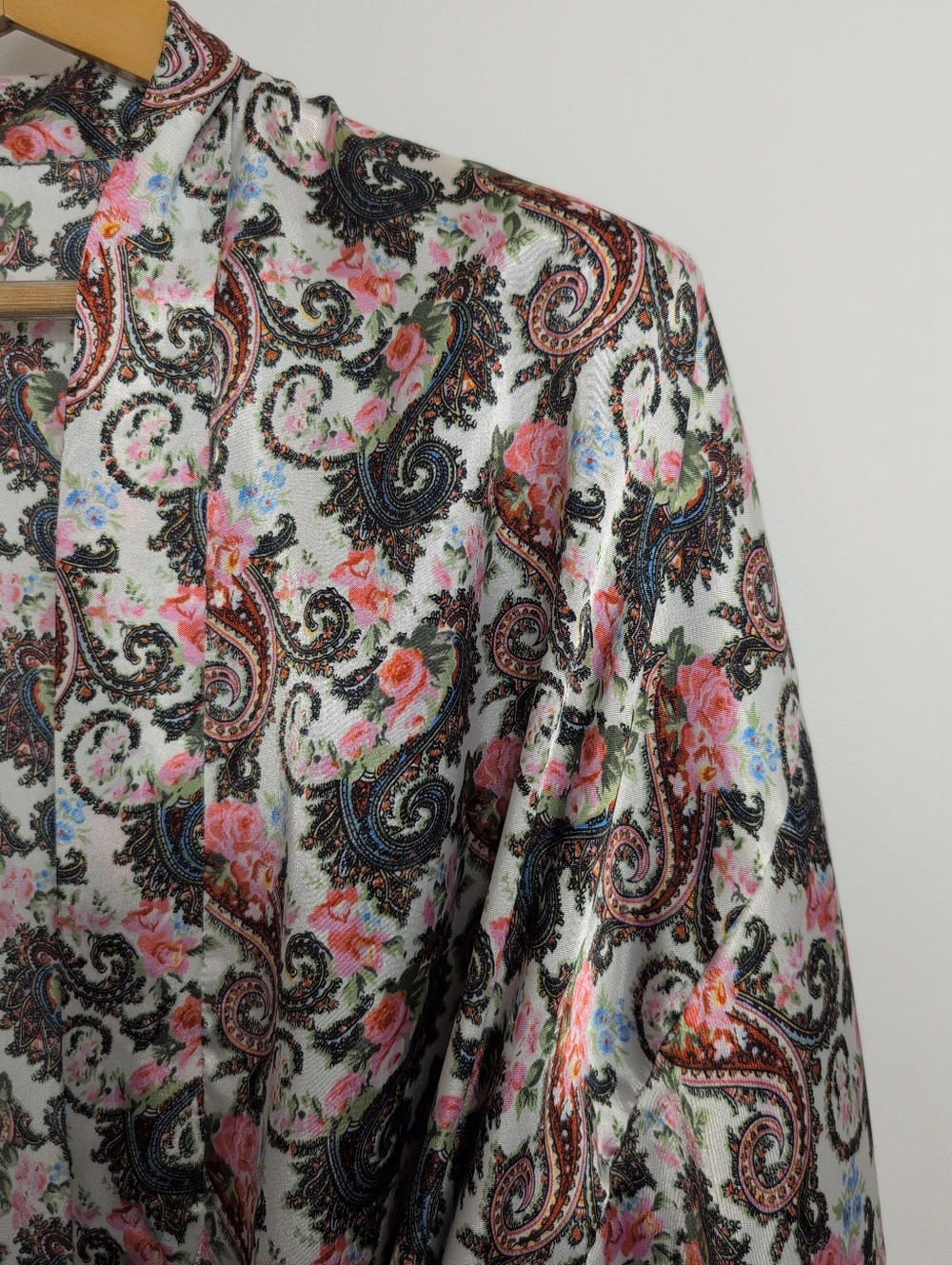 VINTAGE PAISLEY FLORAL ROBE KIMONO STYLE BELTED LOUNGEWEAR SOFT FEMININE LOOK - Picture 3 of 6